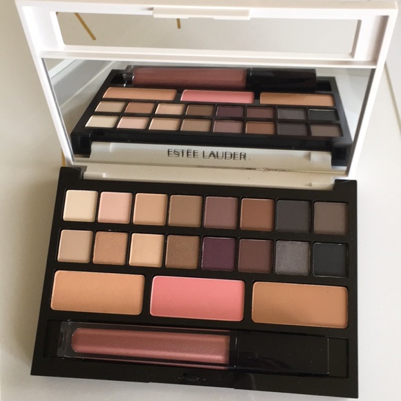 Estee Lauder Other - NEW Ester Lauder Palette with lipgloss